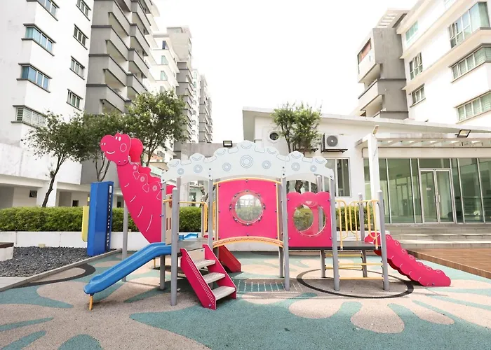 Cozy 2 Bedroom W Pool - 6 Pax - Kajang