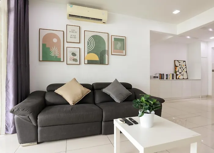 Cozy 2 Bedroom W Pool - 6 Pax - Kajang