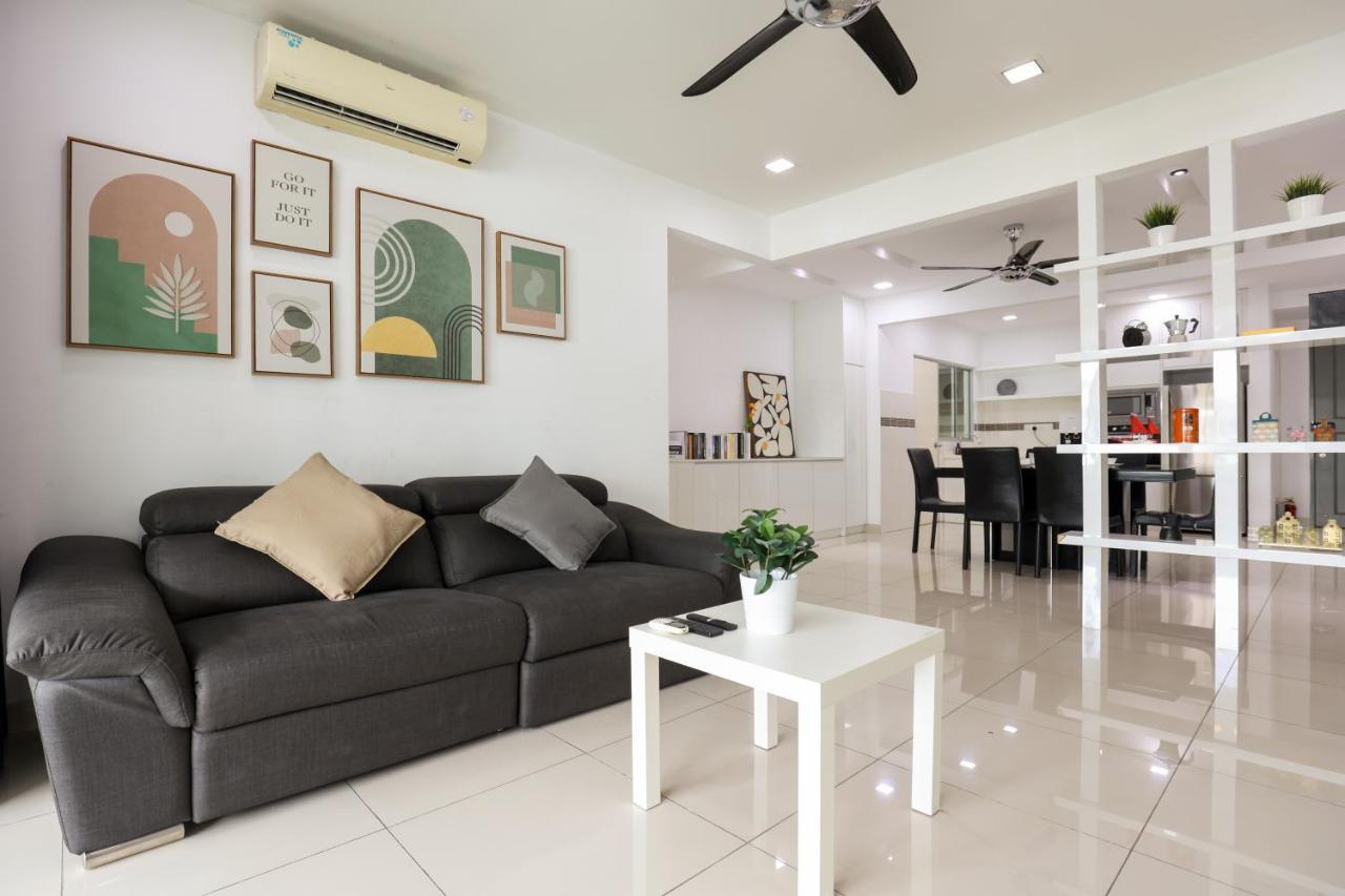 Apartment Cozy 2 Bedroom W Pool - 6 Pax - *