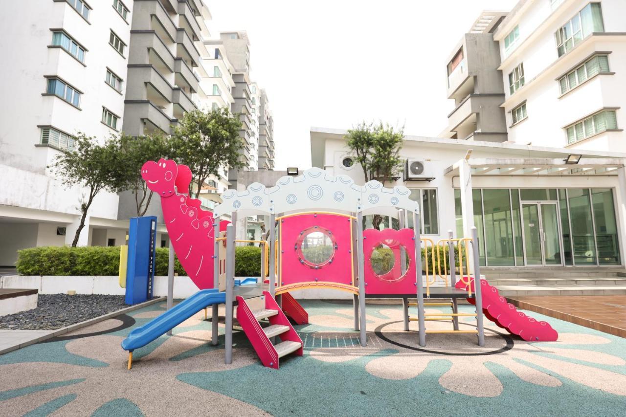 Cozy 2 Bedroom W Pool - 6 Pax - Apartment Kajang