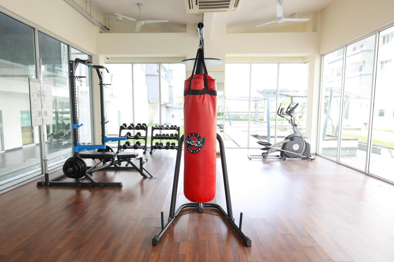 Cozy 2 Bedroom W Pool - 6 Pax - Apartment Kajang