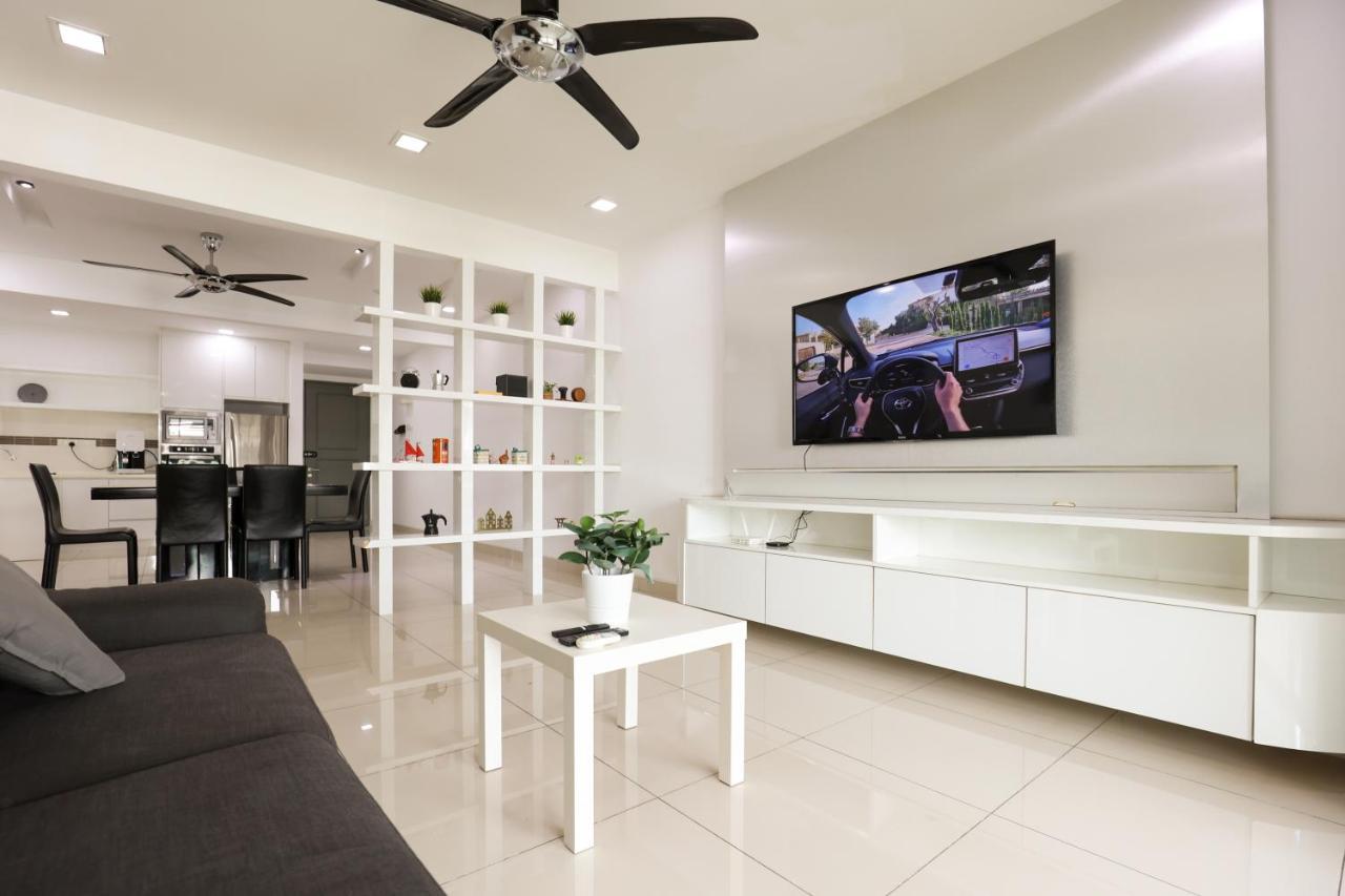 Cozy 2 Bedroom W Pool - 6 Pax - Apartment *